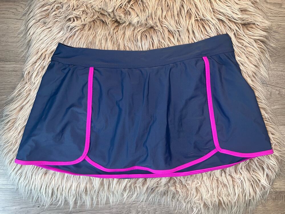 Free country women’s blue & pink athletic short